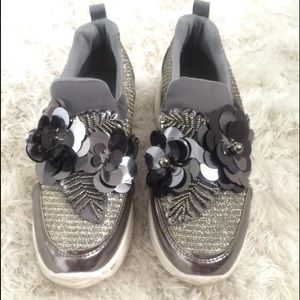 Beautiful Pewter snickers 😍